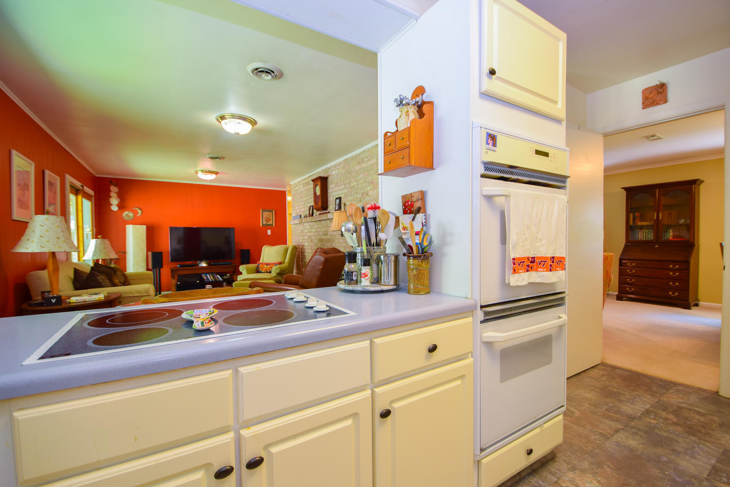 1638 Weaver Road Salem, VA 24153 - Photo 14 of 28 a view of a kitchen with cabinets