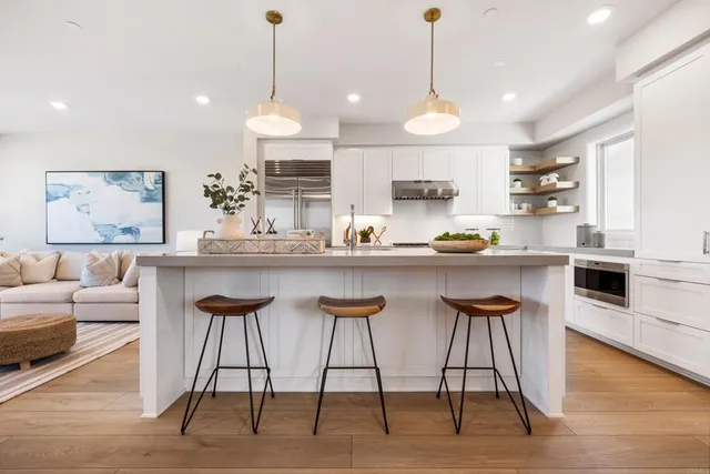 $1,995,000 | 320 Chinquapin Avenue, Carlsbad, CA 92008