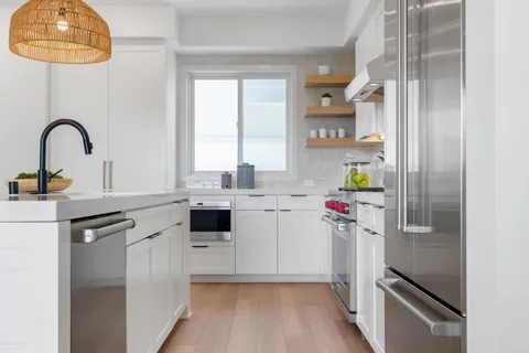 $1,995,000 | 320 Chinquapin Avenue, Carlsbad, CA 92008