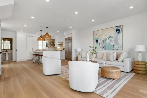 $1,995,000 | 320 Chinquapin Avenue, Carlsbad, CA 92008