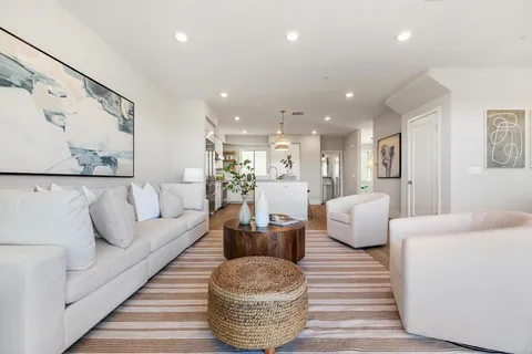 $1,995,000 | 320 Chinquapin Avenue, Carlsbad, CA 92008
