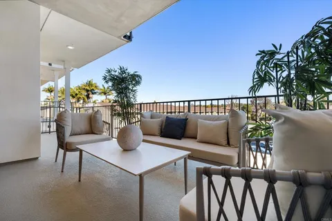 $1,995,000 | 320 Chinquapin Avenue, Carlsbad, CA 92008