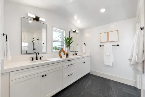 $1,995,000 | 320 Chinquapin Avenue, Carlsbad, CA 92008