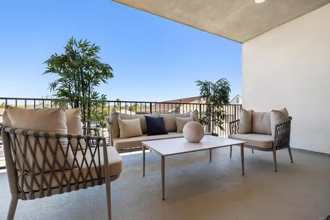 $1,995,000 | 320 Chinquapin Avenue, Carlsbad, CA 92008