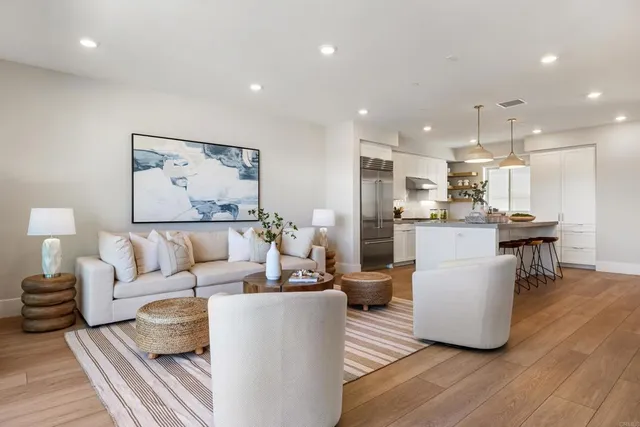 $1,995,000 | 320 Chinquapin Avenue, Carlsbad, CA 92008