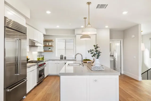 $1,995,000 | 320 Chinquapin Avenue, Carlsbad, CA 92008