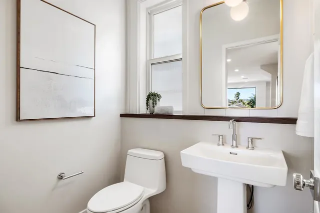 $1,995,000 | 320 Chinquapin Avenue, Carlsbad, CA 92008