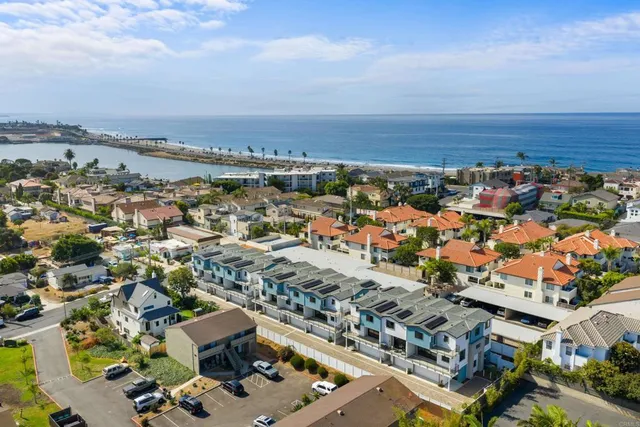$1,995,000 | 320 Chinquapin Avenue, Carlsbad, CA 92008