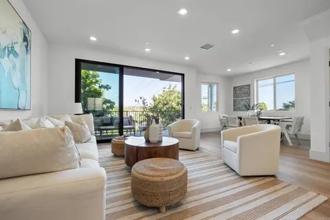 $1,995,000 | 320 Chinquapin Avenue, Carlsbad, CA 92008