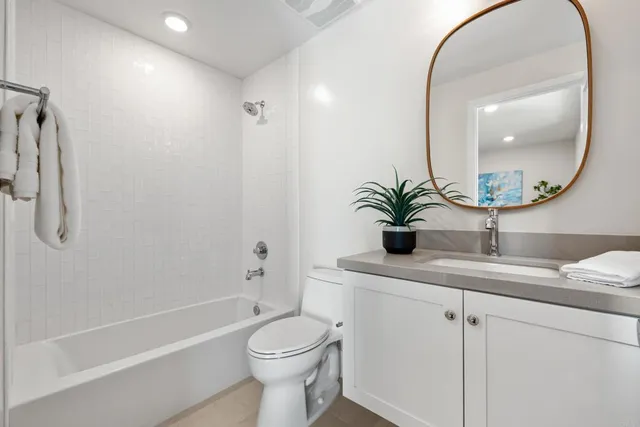 $1,995,000 | 320 Chinquapin Avenue, Carlsbad, CA 92008