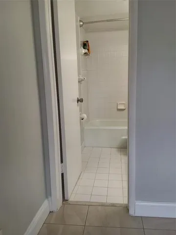 $2,500 | 4500 North Federal Highway, Unit 121C, Lighthouse Point, FL 33064