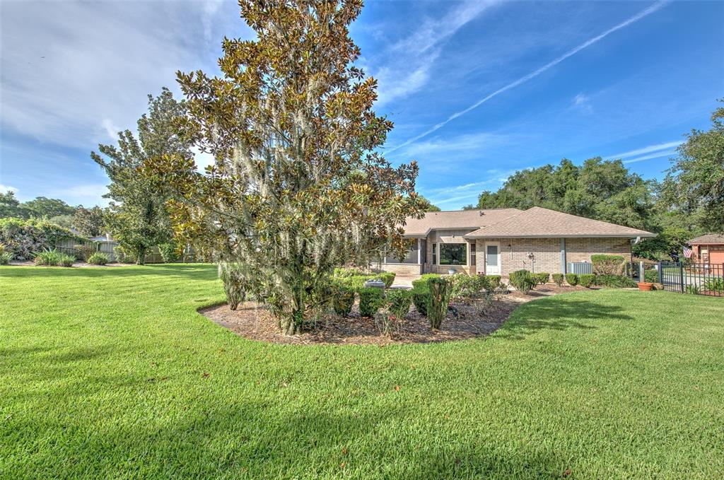 2102 Whitlock Place Dover, FL 33527 - Photo 34 of 45