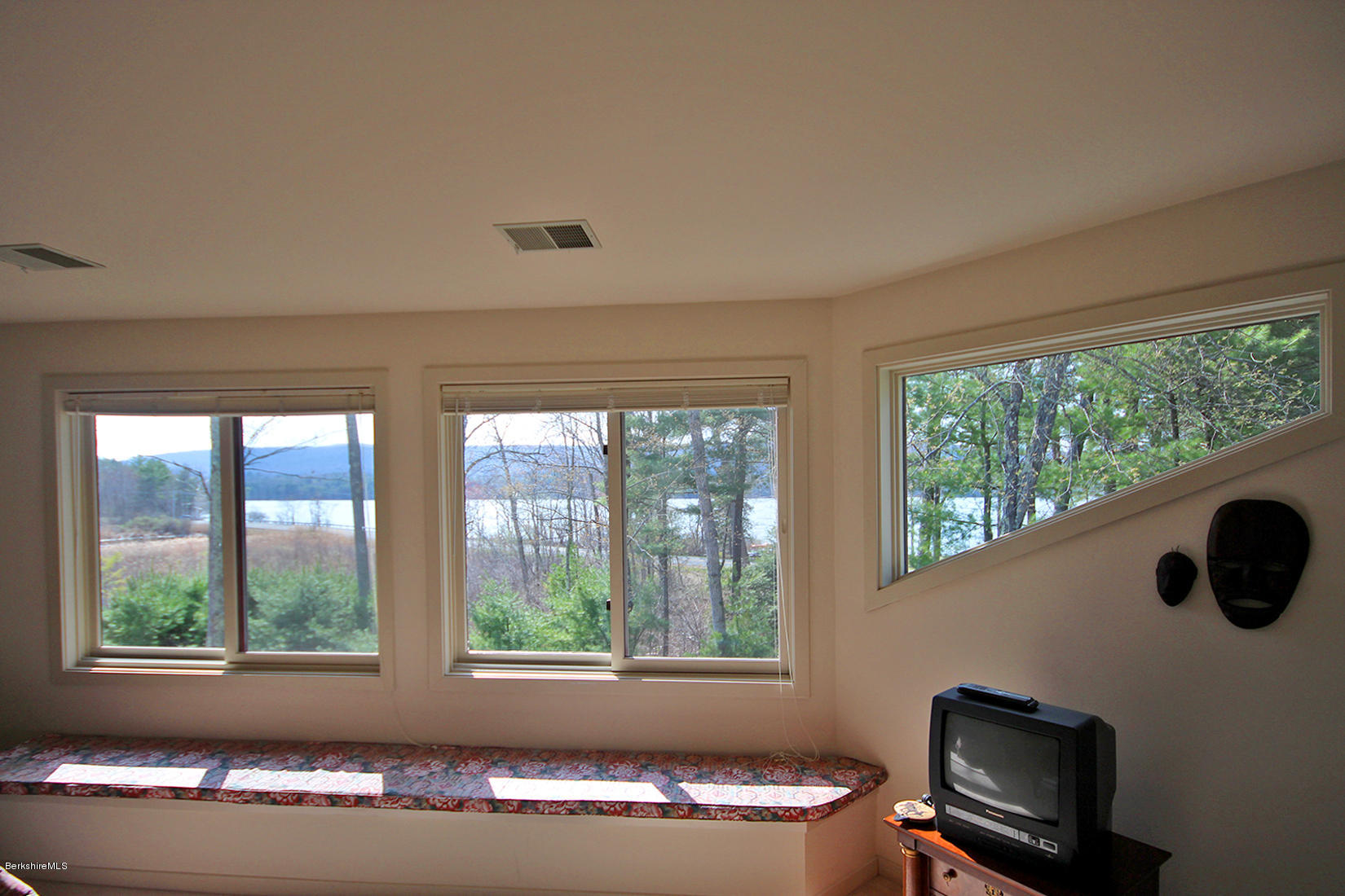 19 Hawthorne Road, Unit 13A Stockbridge, MA 01240 - Photo 16 of 25 VIEW OF STOCKBRIDGE BOWL