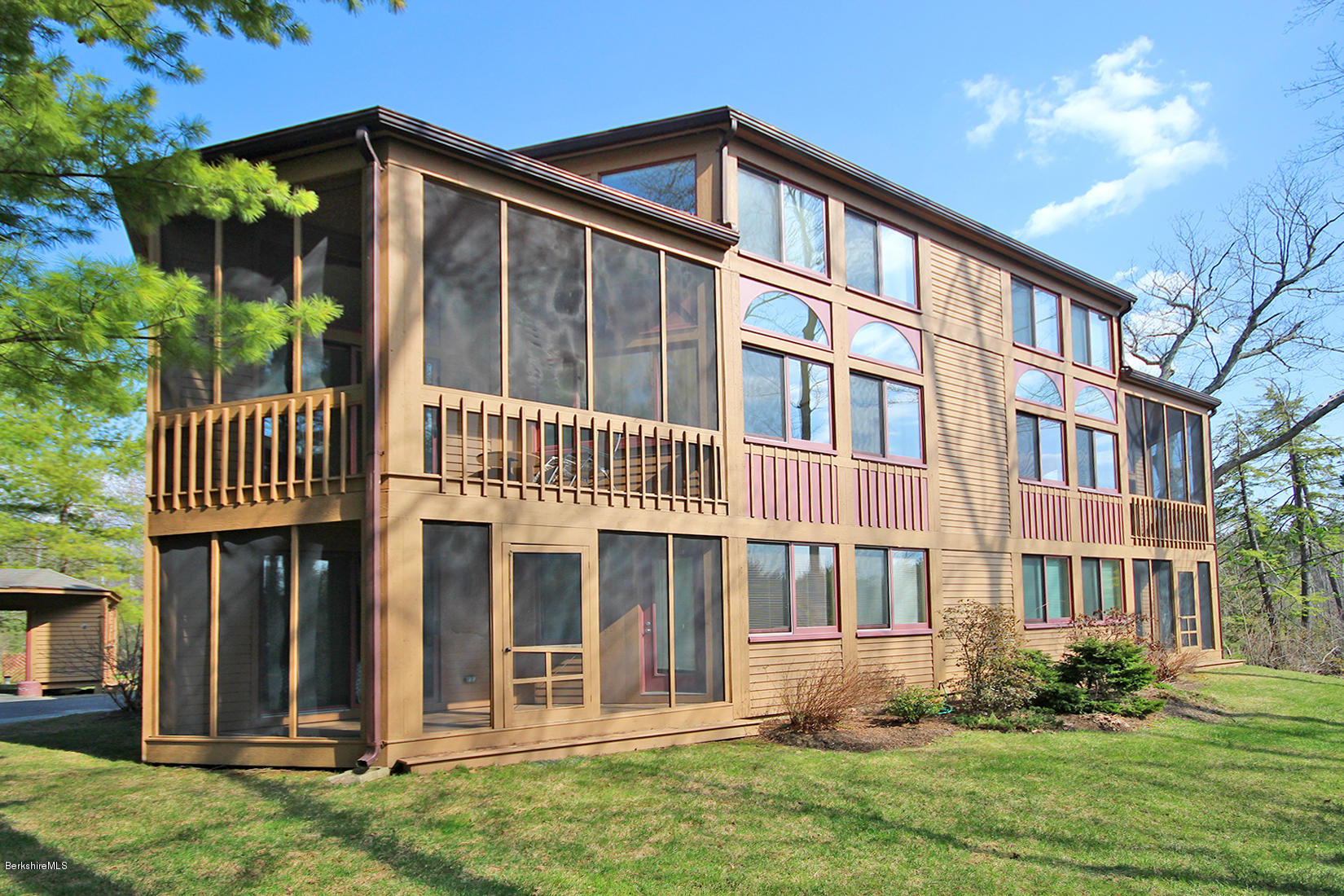 19 Hawthorne Road, Unit 13A Stockbridge, MA 01240 - Photo 24 of 25 UNIT