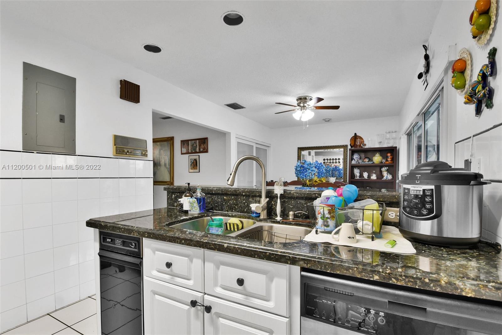 6939 Holly Road Miami Lakes, FL 33014 - Photo 3 of 31 Gallery Image 3