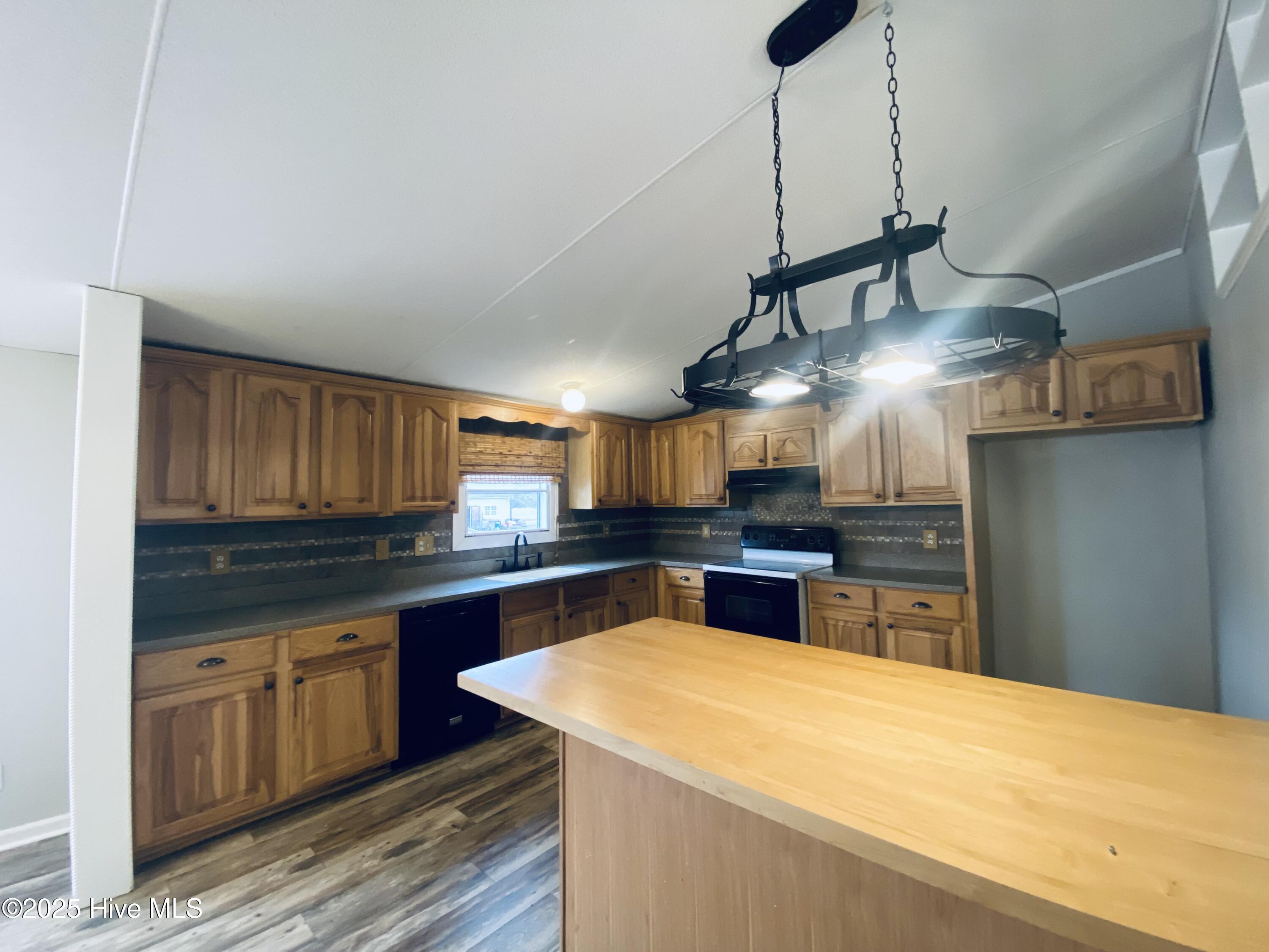 600 Charlie Braswell Road Goldsboro, NC 27530 - Photo 6 of 34 IMG_3499