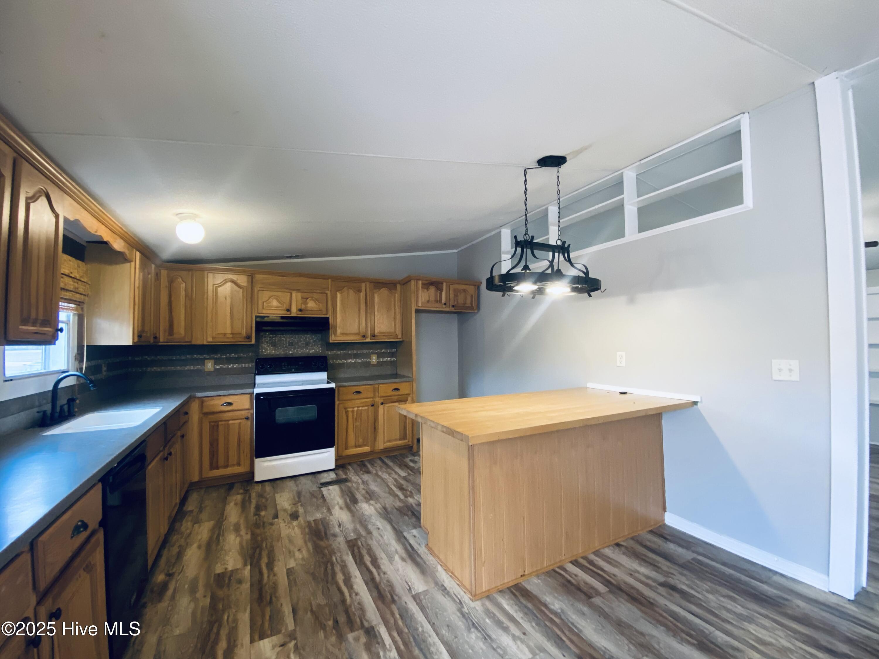 600 Charlie Braswell Road Goldsboro, NC 27530 - Photo 7 of 34 IMG_3498