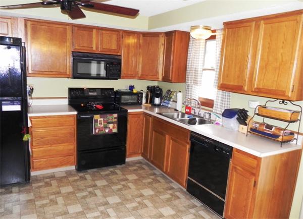 215 Old Webster Road Oxford, MA 01540 - Photo 3 of 19 Gallery Image 3