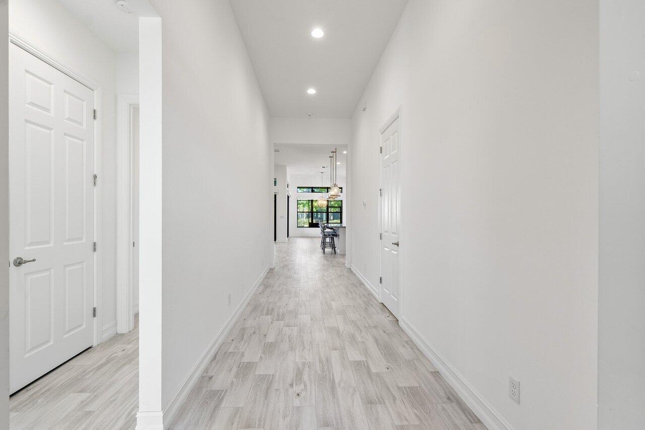 11927 Leon Circle Parkland, FL 33076 - Photo 4 of 37 Foyer looking inward