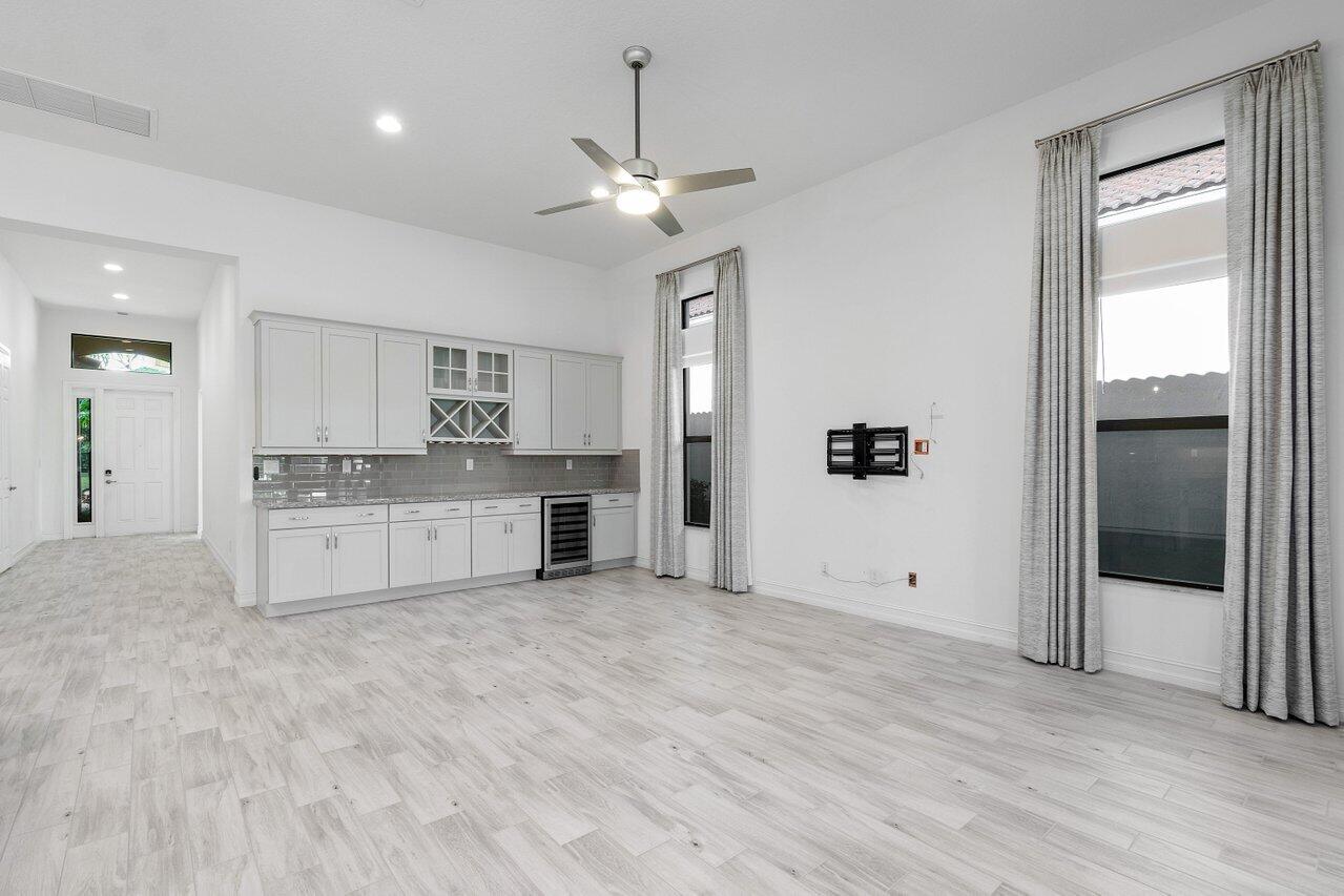 11927 Leon Circle Parkland, FL 33076 - Photo 6 of 37 Great Room Entertainment Center