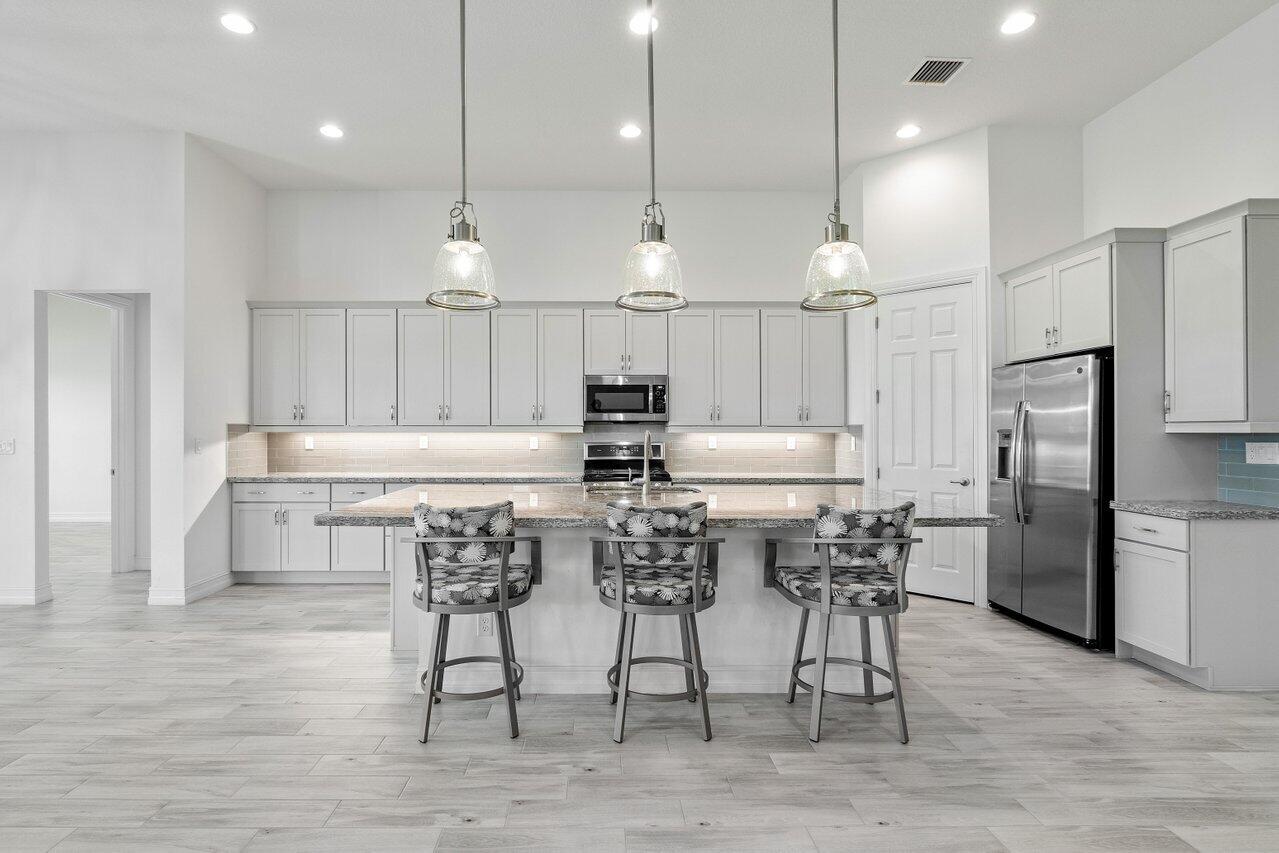 11927 Leon Circle Parkland, FL 33076 - Photo 8 of 37 Kitchen