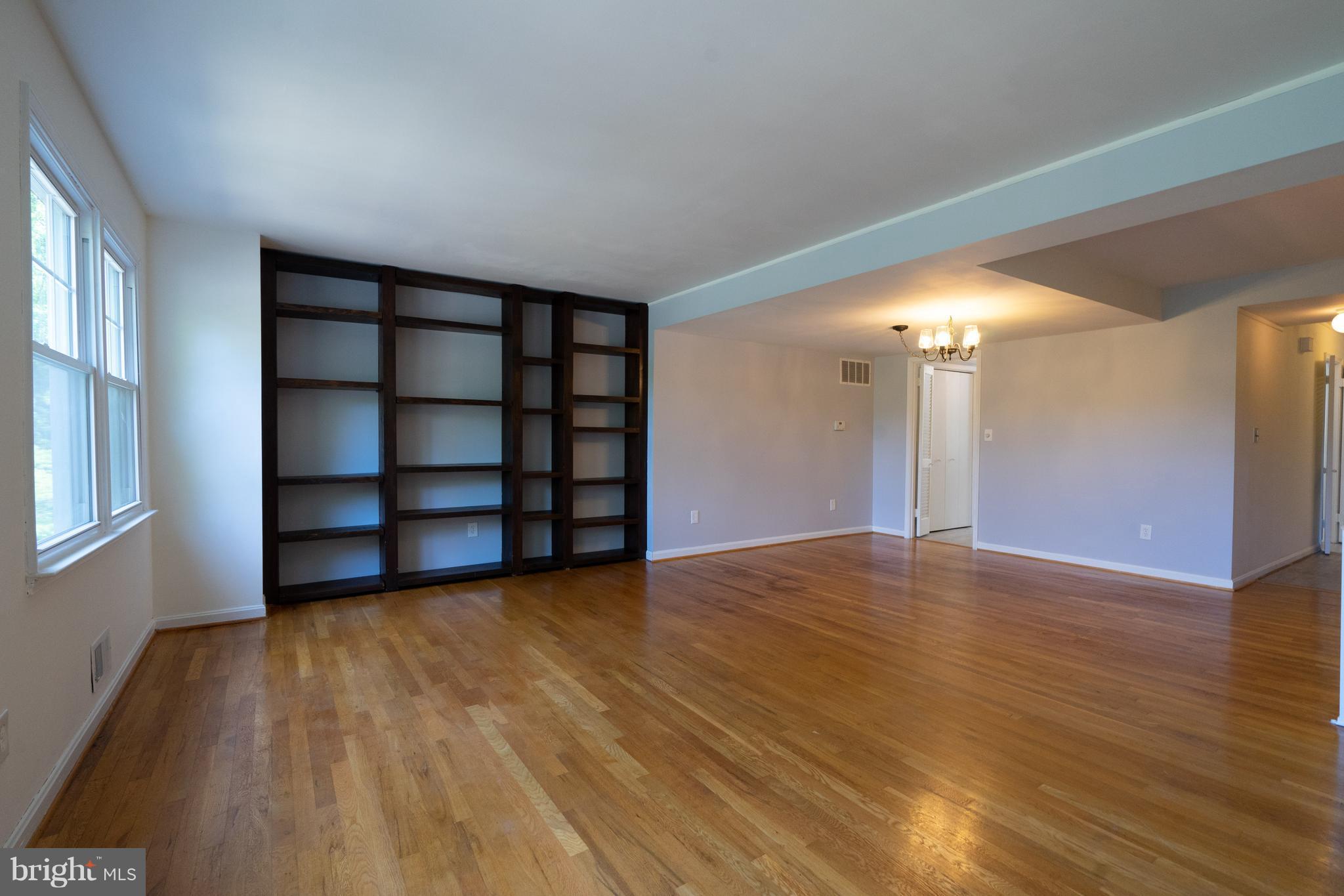 3857 Chain Bridge Road Fairfax, VA 22030 - Photo 12 of 30 Spacious main living area
