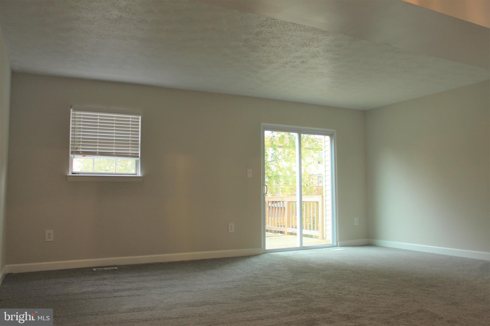 310 Rambling Ridge Court Pasadena, MD 21122 - Photo 3 of 18 Living Room
