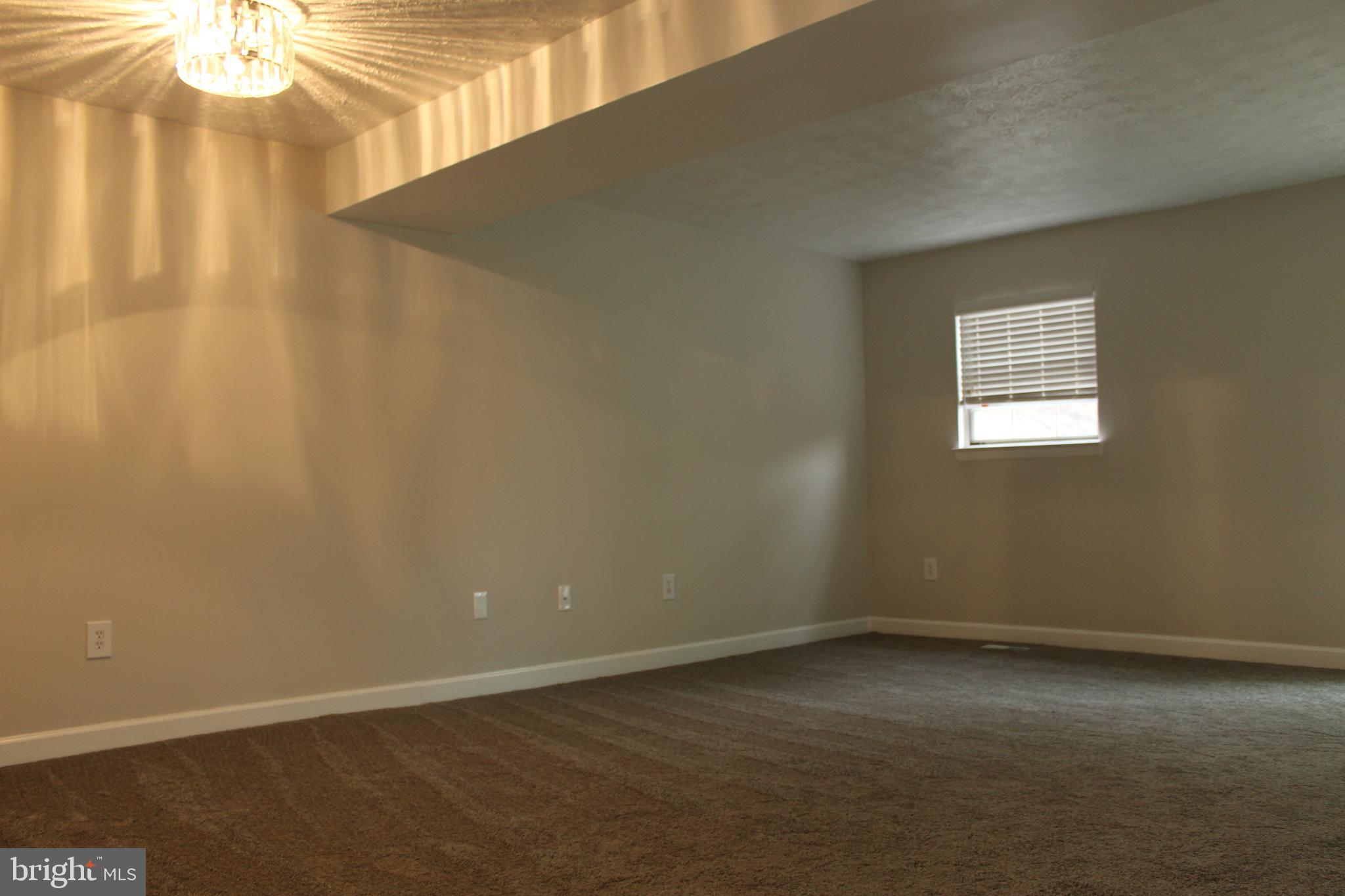 310 Rambling Ridge Court Pasadena, MD 21122 - Photo 5 of 18 Dining Room / Living Room