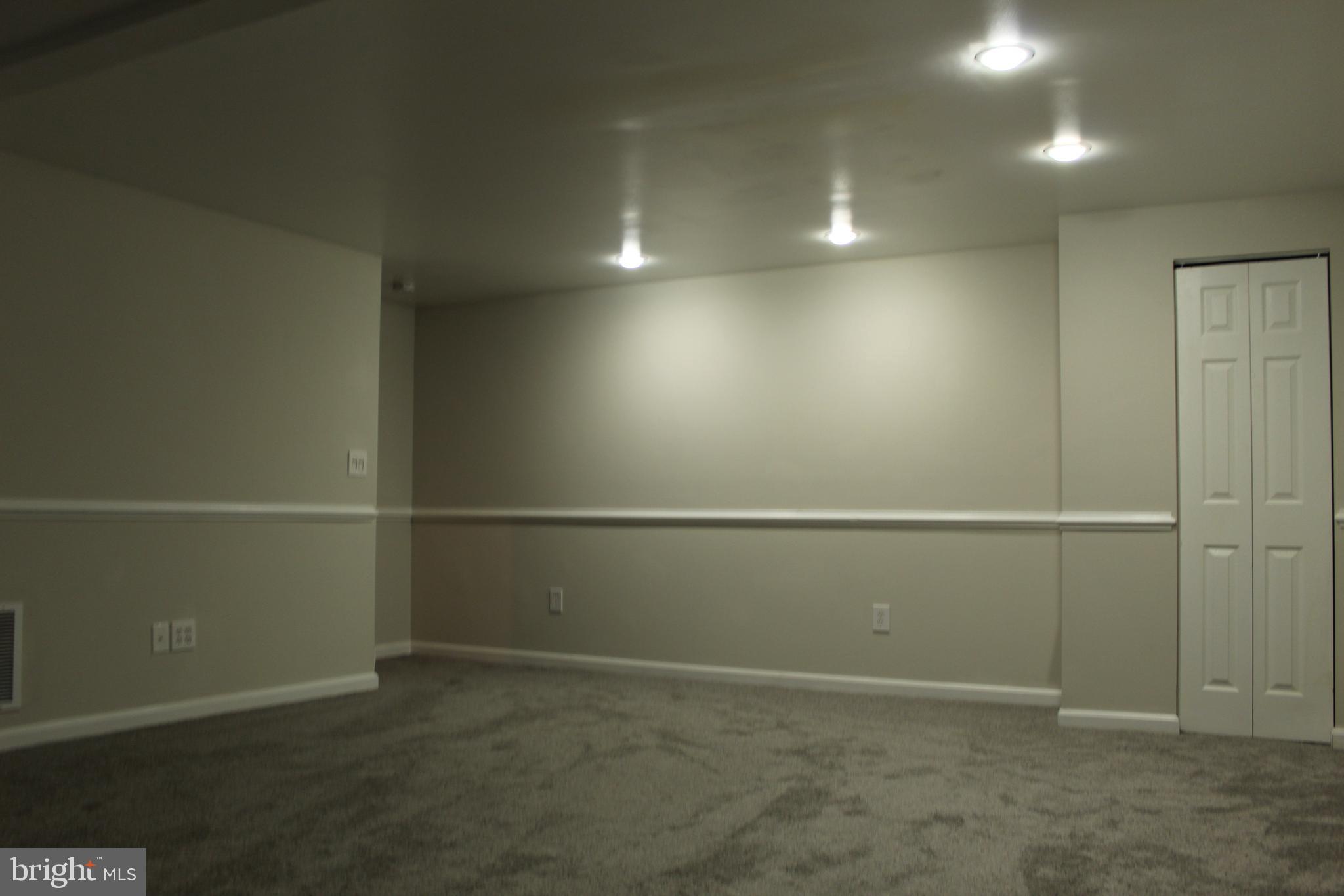 310 Rambling Ridge Court Pasadena, MD 21122 - Photo 9 of 18 Family Room