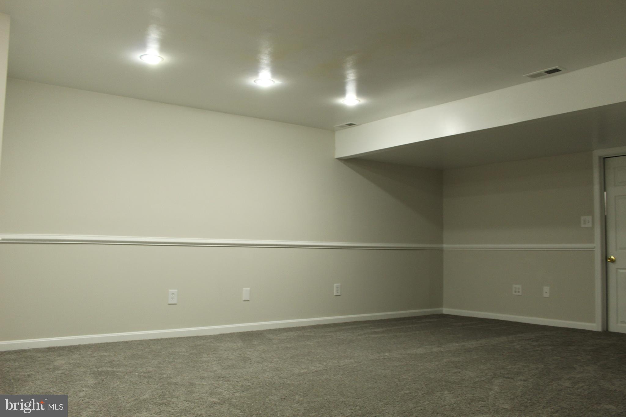 310 Rambling Ridge Court Pasadena, MD 21122 - Photo 10 of 18 Family Room