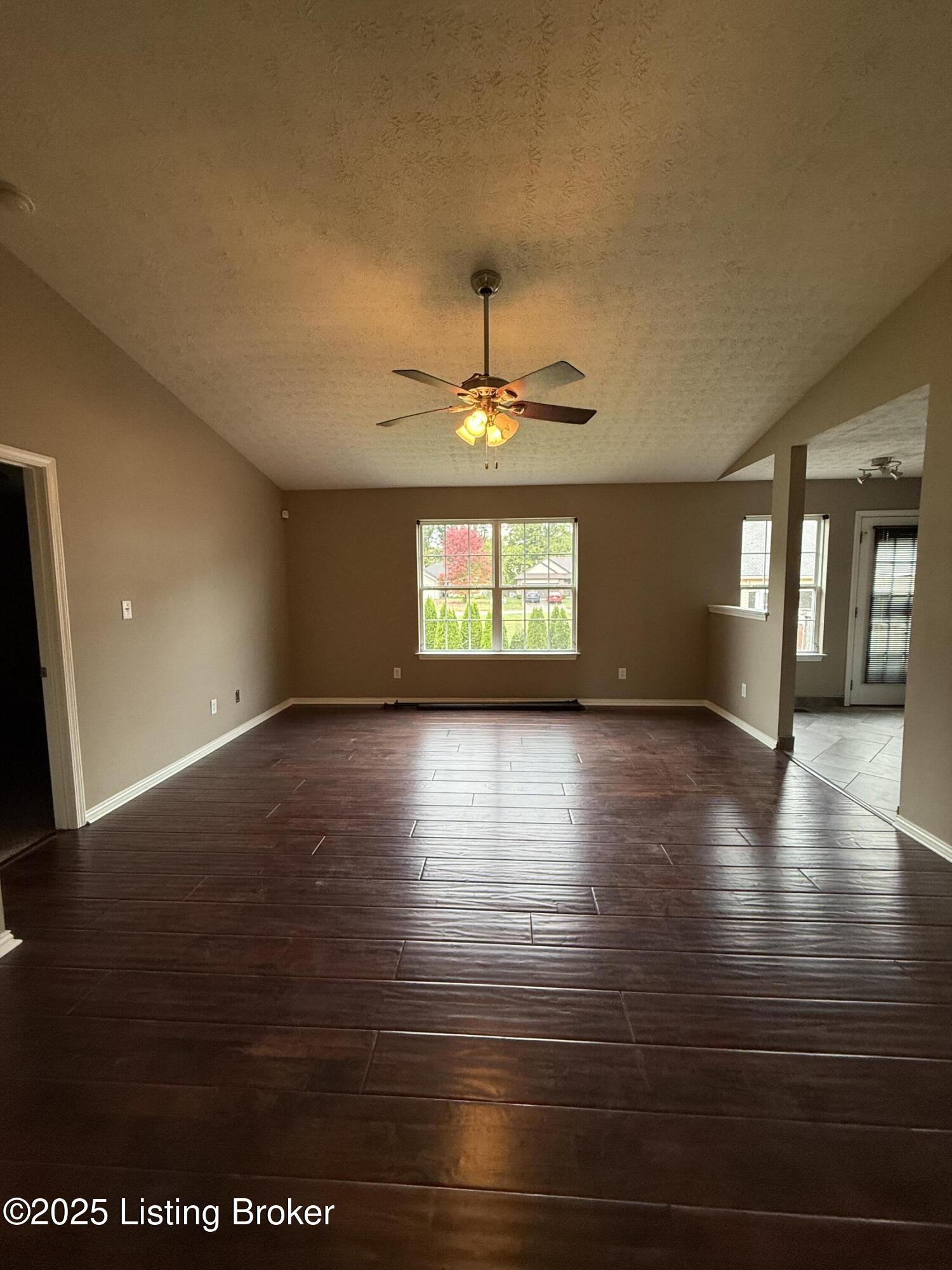 9829 Brooks Bend Road Louisville, KY 40258 - Photo 20 of 32 IMG_0263