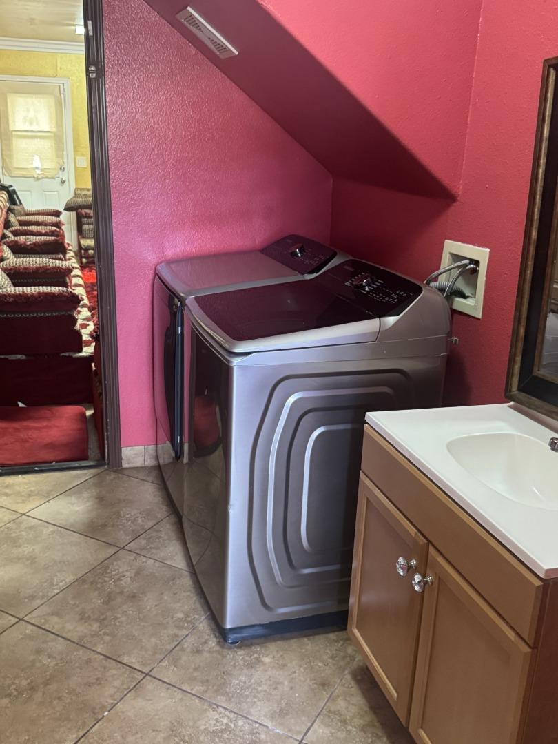 1231 Carmelo Soledad, CA 93960 - Photo 12 of 21