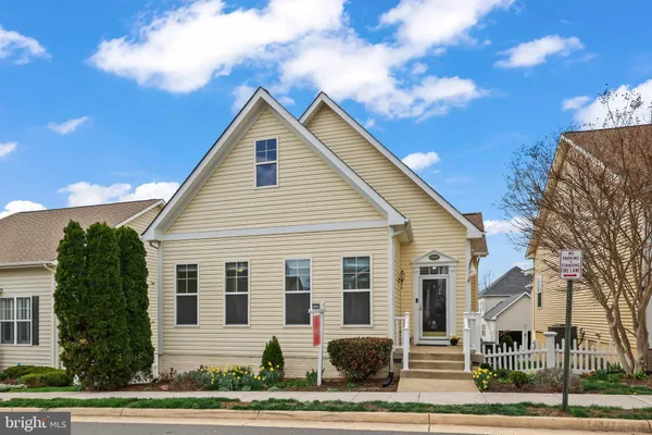 $685,000 | 17446 Lethridge Circle, Round Hill, VA 20141