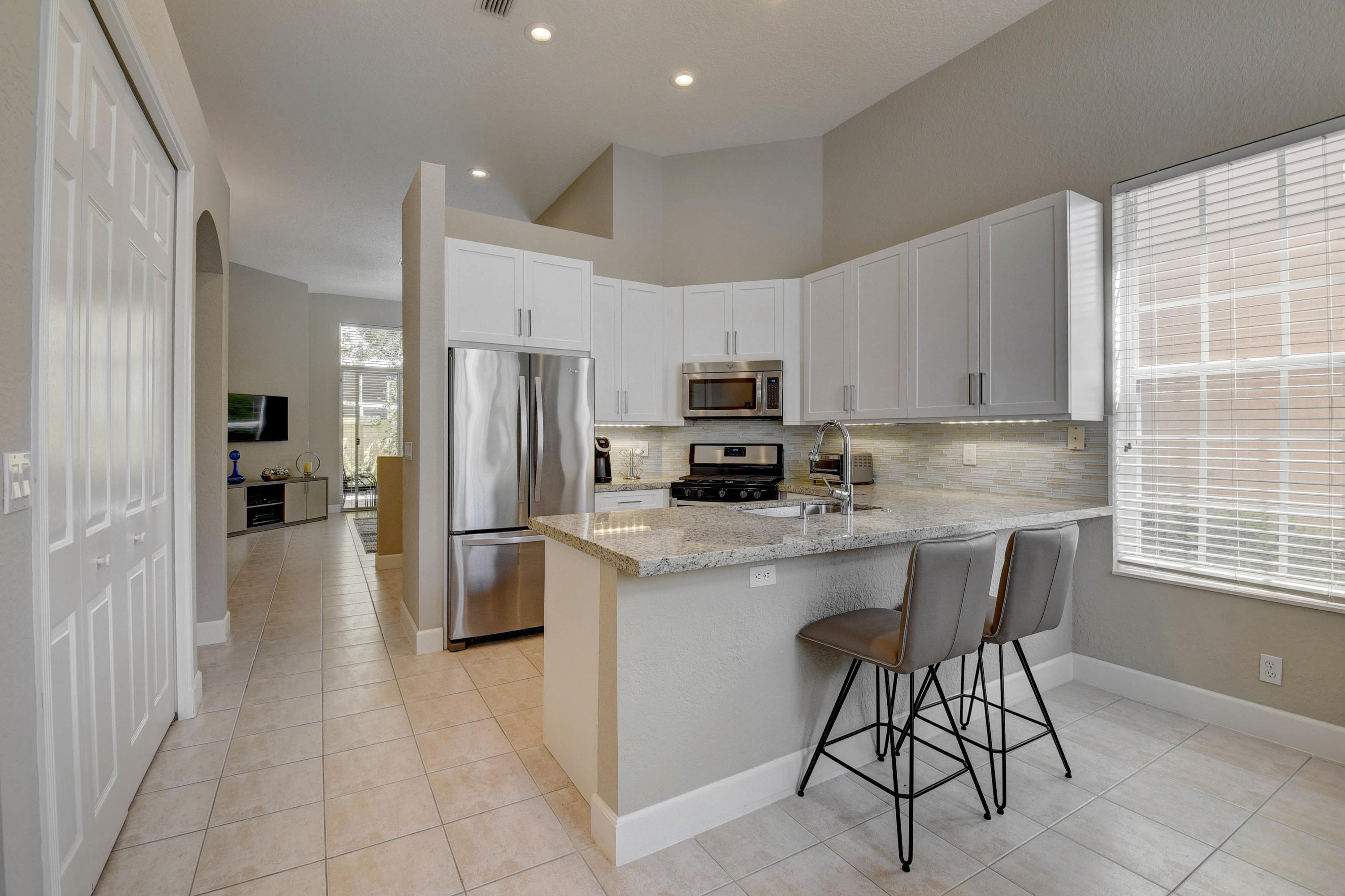 4247 Northwest 64th Lane Boca Raton, FL 33496 - Photo 7 of 22 Kitchen - 2
