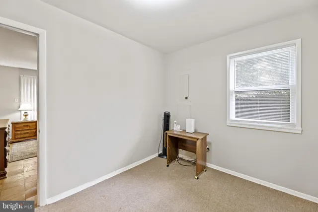 a view of room with workspace