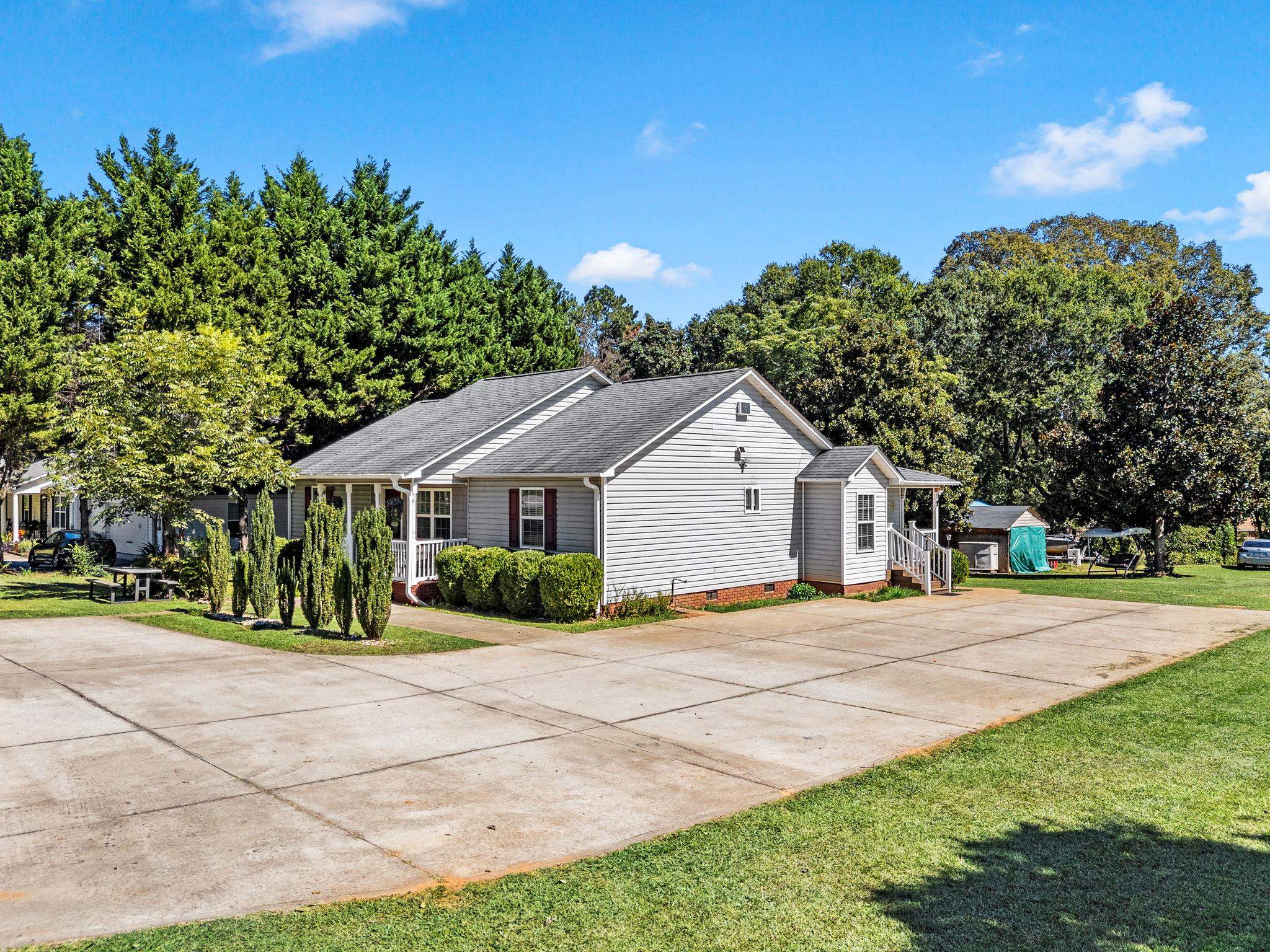 8378 Valley Falls Road Boiling Springs, SC 29316 - Photo 2 of 47 Gallery Image 2