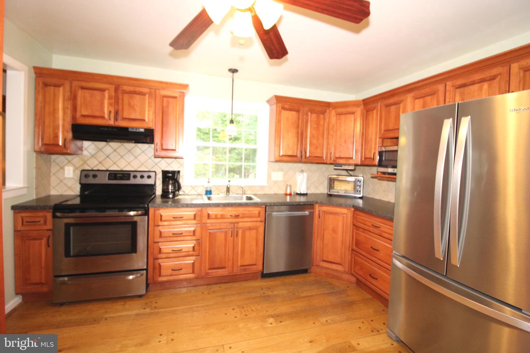714 Halstead Road Wilmington, DE 19803 - Photo 11 of 38 Stainless Appliances