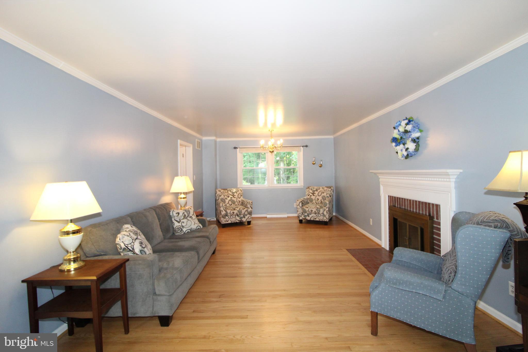 714 Halstead Road Wilmington, DE 19803 - Photo 4 of 38 Large Living Room with Hardwood Floors