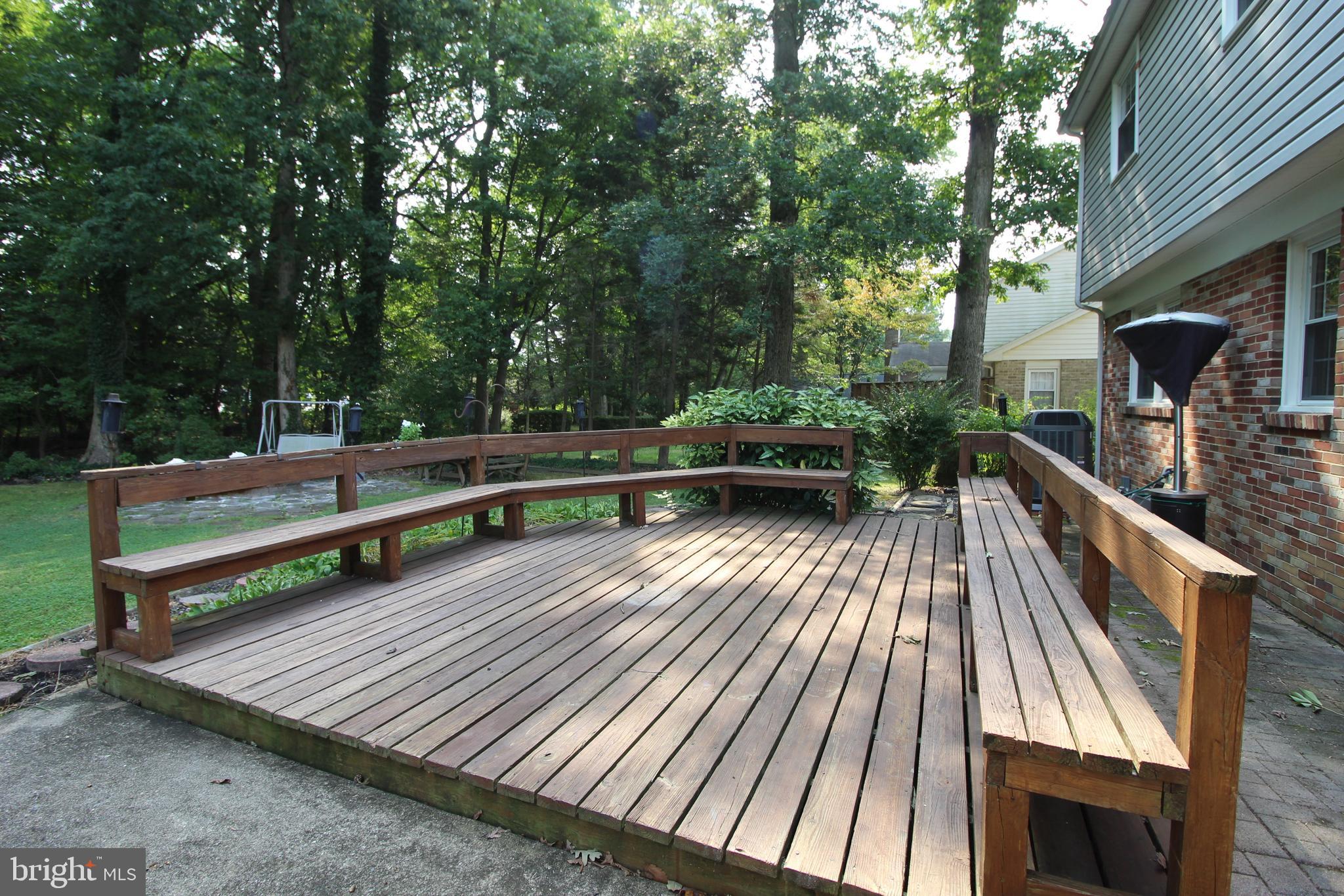 714 Halstead Road Wilmington, DE 19803 - Photo 33 of 38 Super Large Deck with Built-in Seating