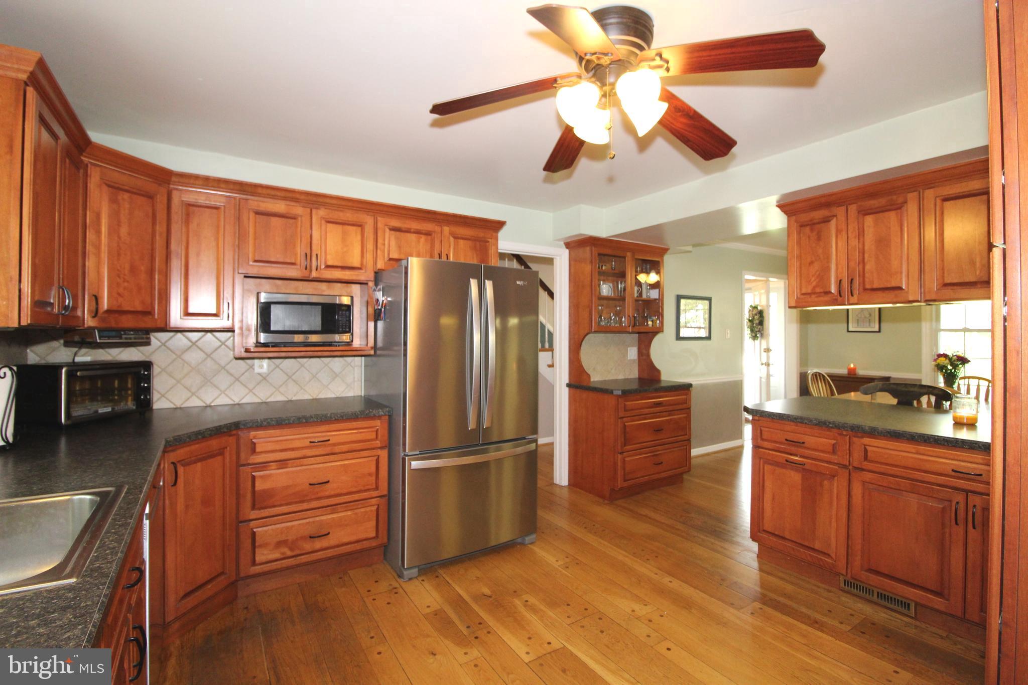 714 Halstead Road Wilmington, DE 19803 - Photo 10 of 38 Loads of Cabinets and Counters