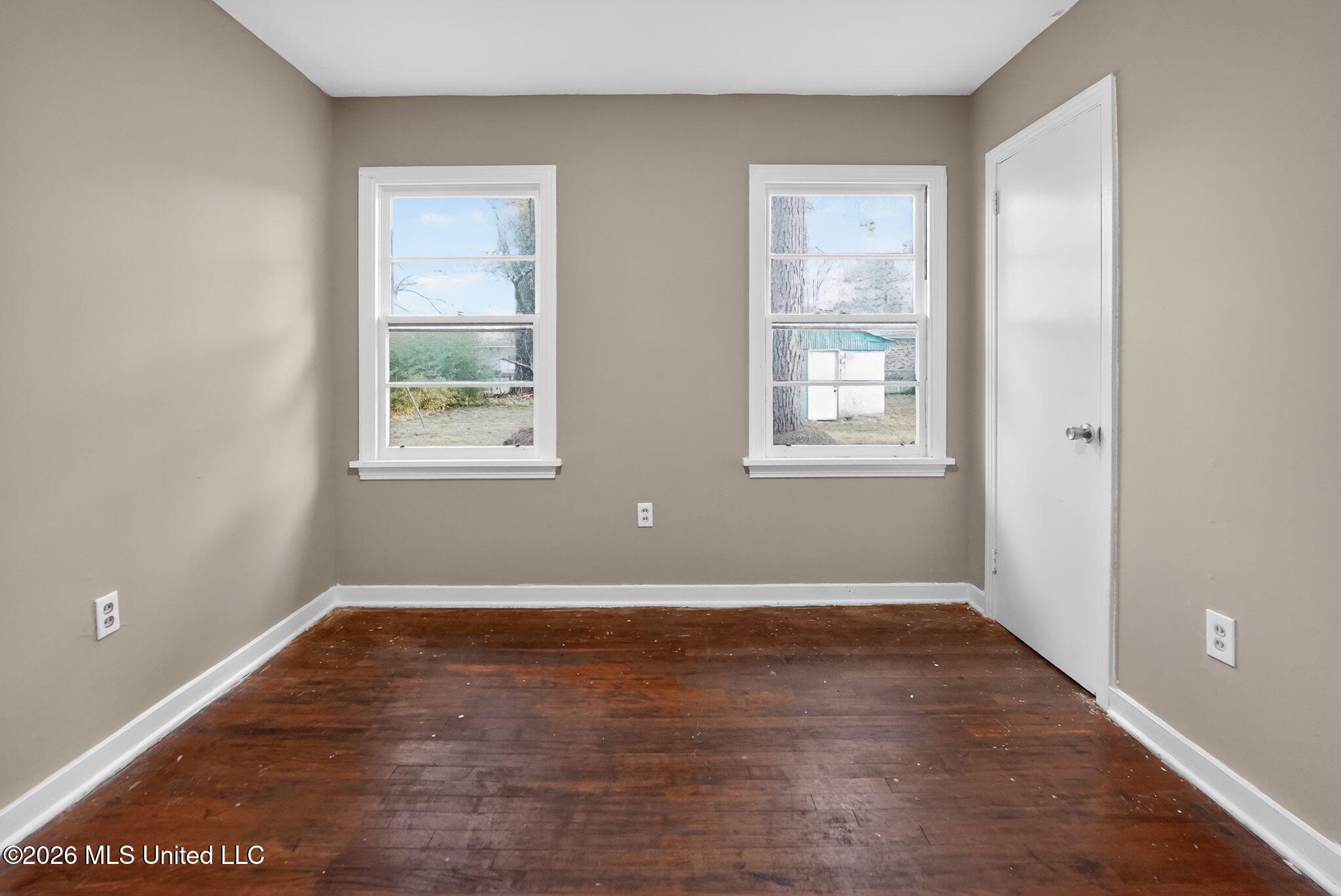 734 Montclair Place Jackson, MS 39206 - Photo 17 of 37 17_734_Montclair_Pl_Jackson_MS_39206-Liv