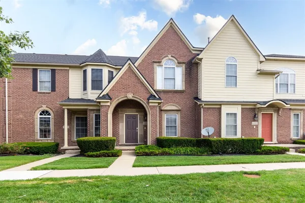 $274,900 | 45637 Graystone Lane, Canton, MI 48187