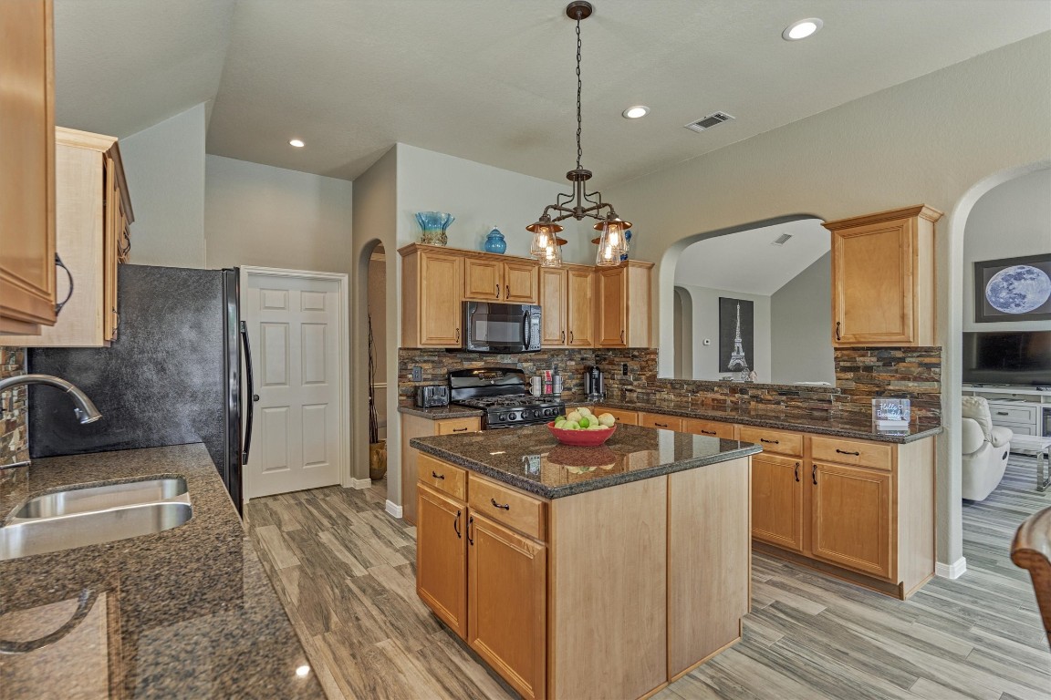 7411 Nicholforest Lane Spring, TX 77389 - Photo 18 of 43