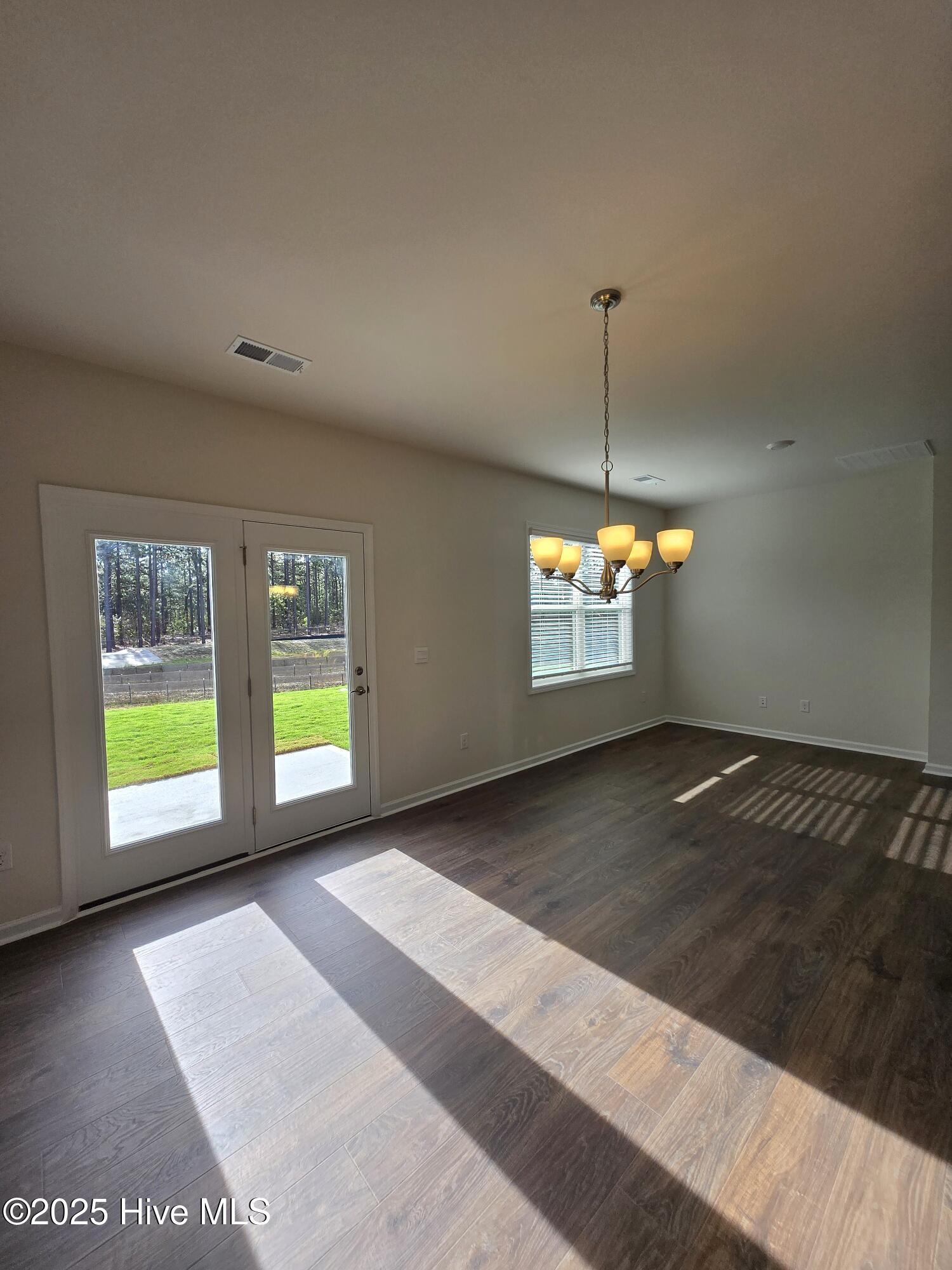 531 Banbury Lane Aberdeen, NC 28315 - Photo 5 of 13 23693