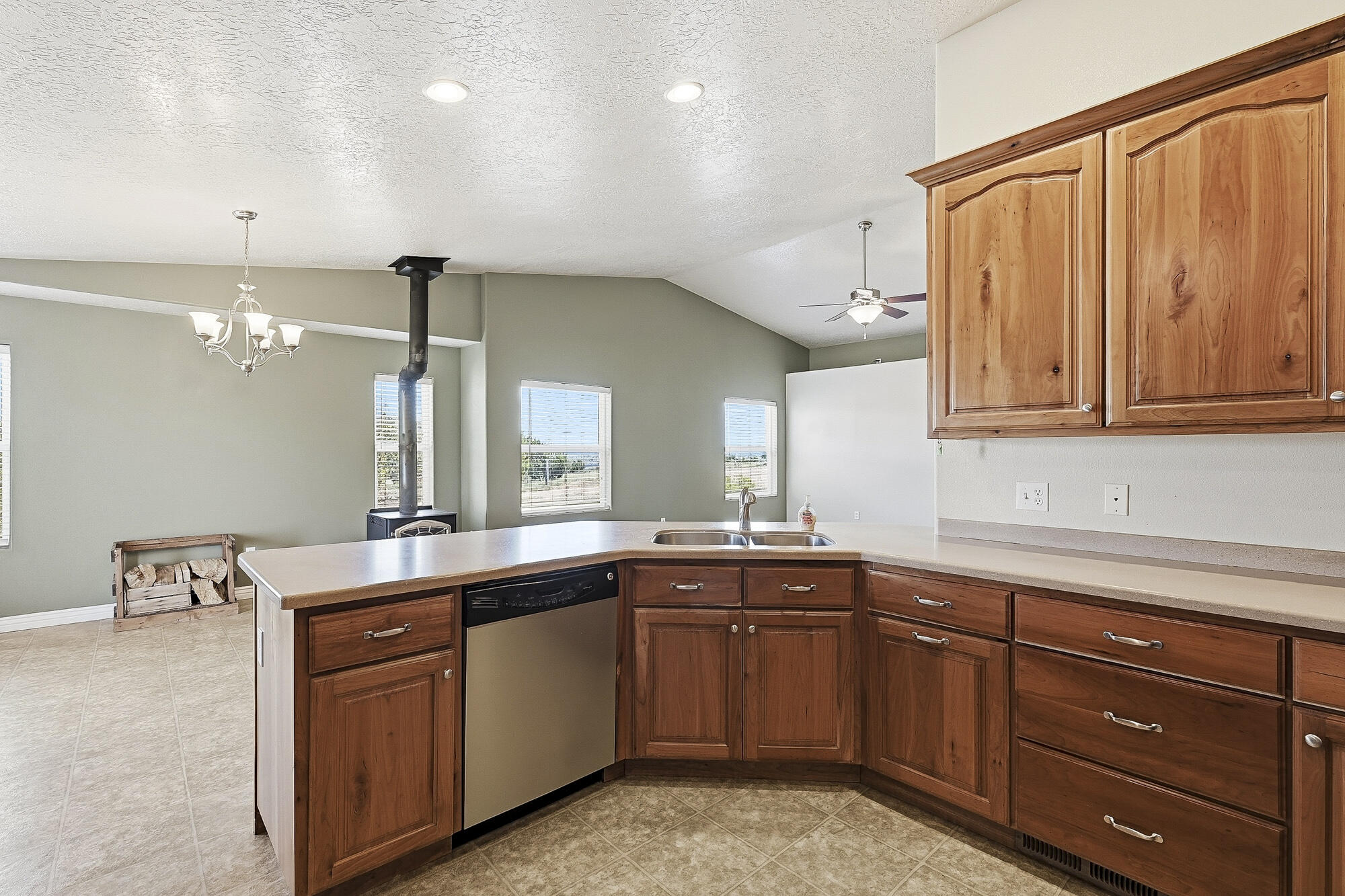 5002 4300 West Cedar City, UT 84721 - Photo 13 of 61 5002 N 4300 W-16