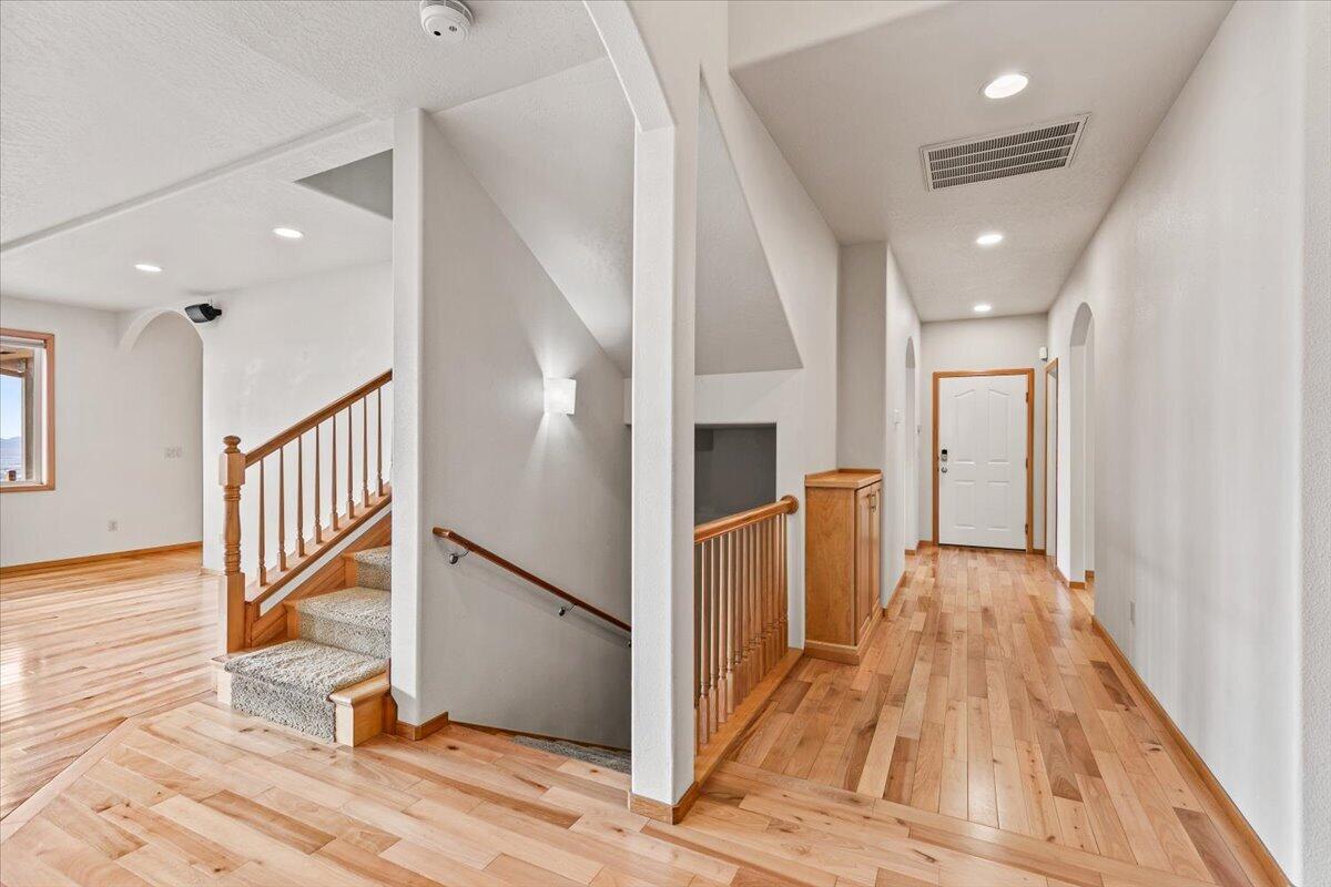 4002 Dry Creek Road Medford, OR 97504 - Photo 12 of 45