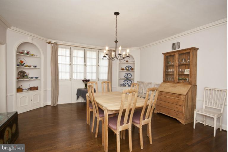 220 Wendover Road Baltimore, MD 21218 - Photo 15 of 27 Dining Room