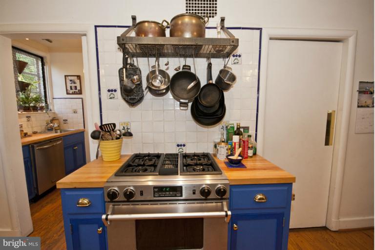 220 Wendover Road Baltimore, MD 21218 - Photo 18 of 27 Kitchen