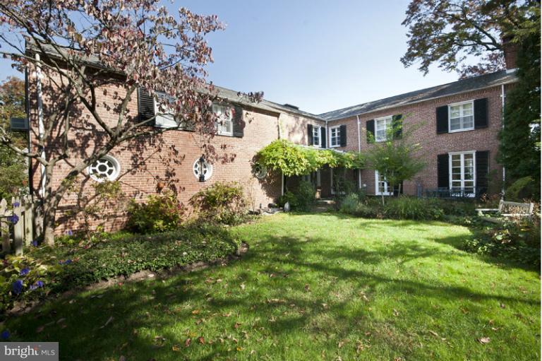 220 Wendover Road Baltimore, MD 21218 - Photo 5 of 27 Exterior (Rear)