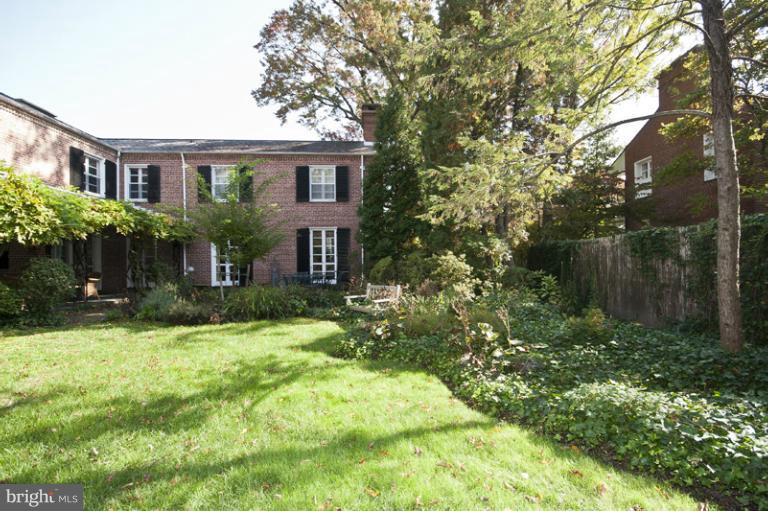 220 Wendover Road Baltimore, MD 21218 - Photo 6 of 27 Exterior (Rear)